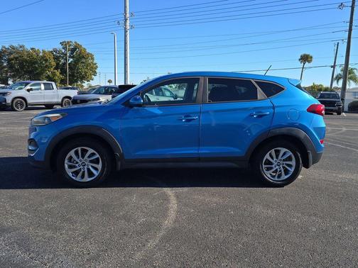 2017 Hyundai TUCSON SE