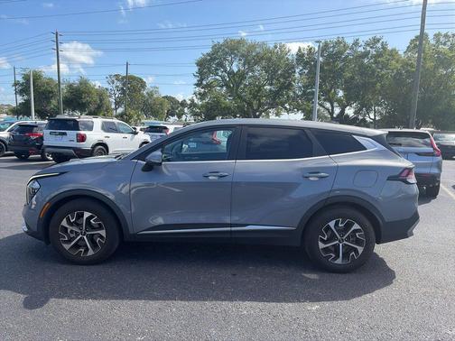 Everlasting Silver 2023 Kia Sportage EX