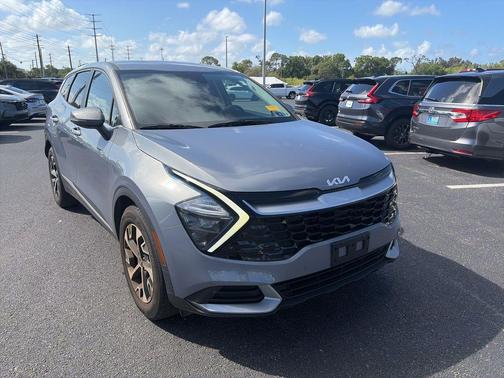 Everlasting Silver 2023 Kia Sportage EX