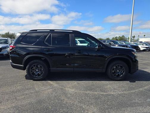 2025 Honda Pilot TrailSport