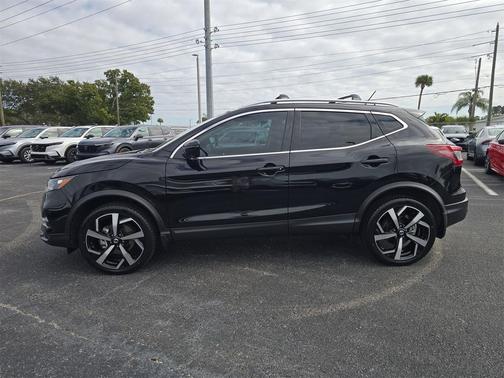 2022 Nissan Rogue Sport SL