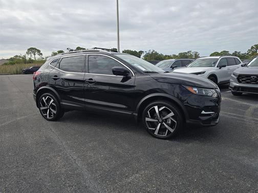 2022 Nissan Rogue Sport SL
