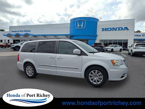 2016 Chrysler Town & Country Touring