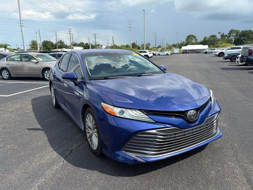 Blue Crush Metallic 2018 Toyota Camry XLE