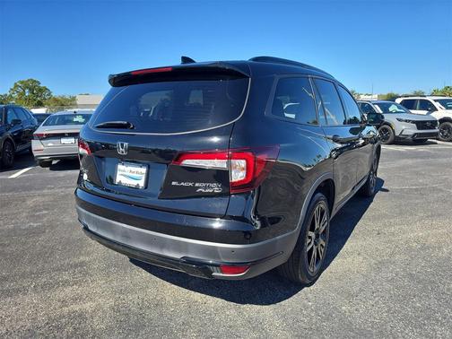 2022 Honda Pilot AWD Black Edition