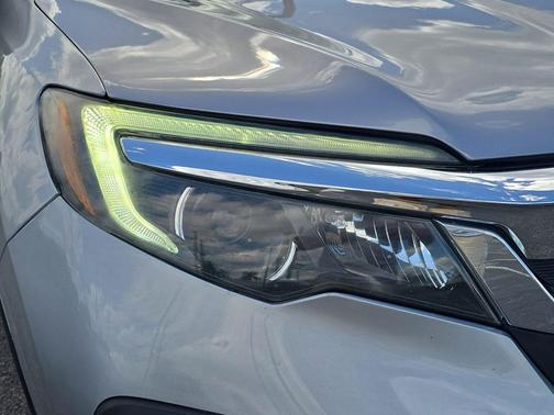 Lunar Silver Metallic 2020 Honda Pilot 2WD EX