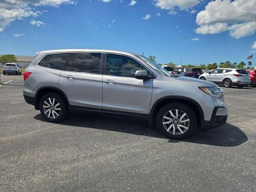 Lunar Silver Metallic 2020 Honda Pilot 2WD EX