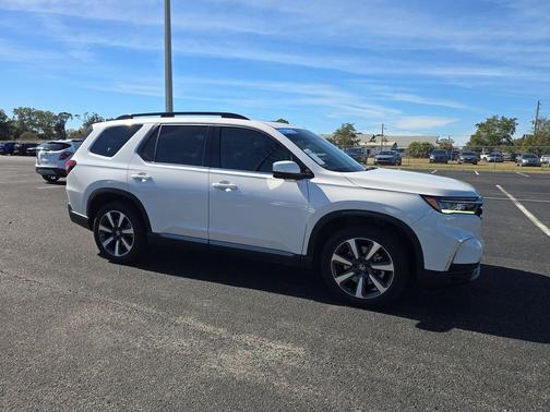 2023 Honda Pilot AWD Elite