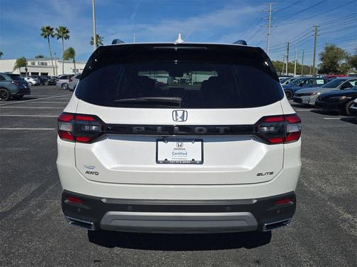 2023 Honda Pilot AWD Elite