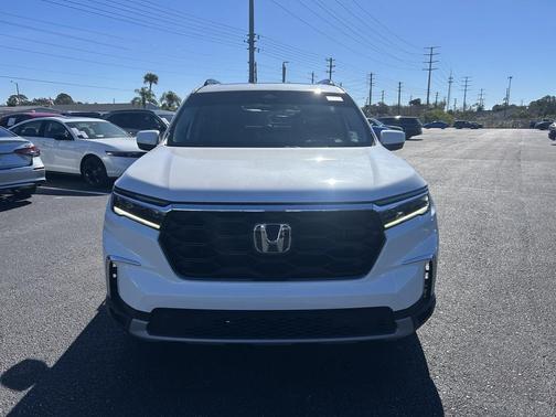 2023 Honda Pilot AWD Elite