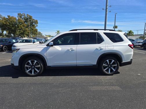 2023 Honda Pilot AWD Elite