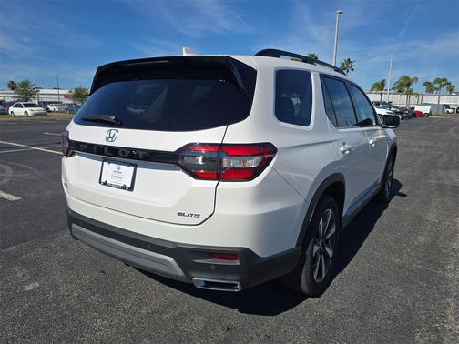 2023 Honda Pilot AWD Elite
