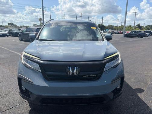 Sonic Gray Pearl 2022 Honda Pilot AWD Black Edition