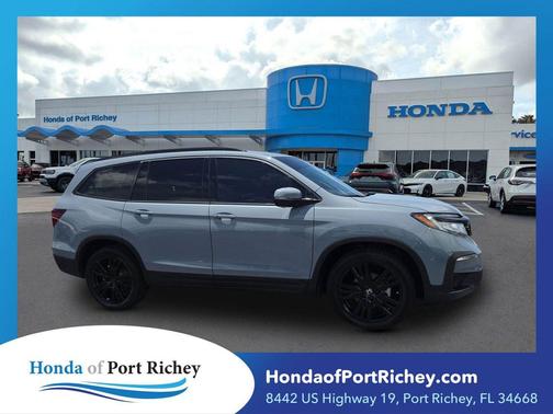 Sonic Gray Pearl 2022 Honda Pilot AWD Black Edition