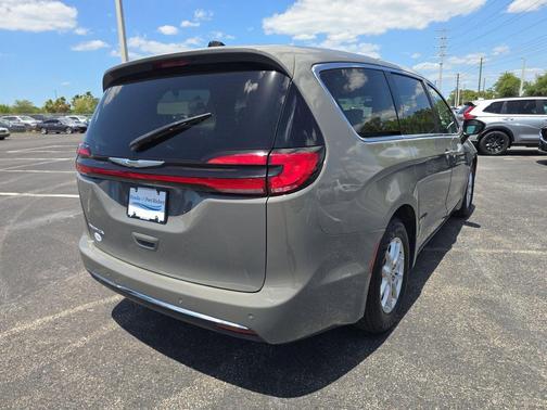 Ceramic Gray Clearcoat 2023 Chrysler Pacifica Touring L