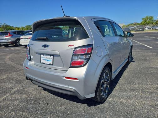 Silver Ice Metallic 2019 Chevrolet Sonic LT