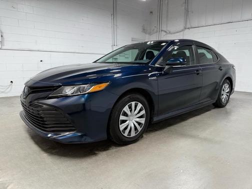 2019 Toyota Camry Hybrid LE