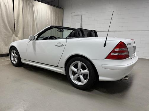 2001 Mercedes-Benz SLK-Class Base