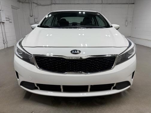 Clear White 2018 Kia Forte LX