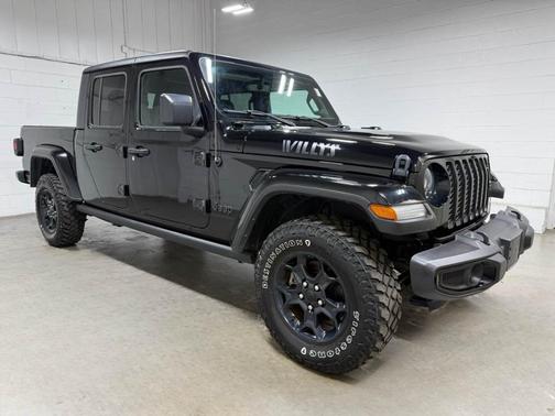 2023 Jeep Gladiator Sport