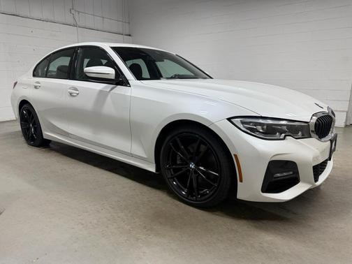 Mineral White Metallic 2022 BMW 330 i xDrive
