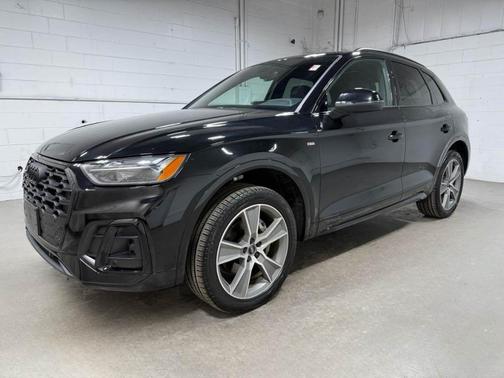 Mythos Black Metallic 2025 Audi Q5 45 S line quattro Premium