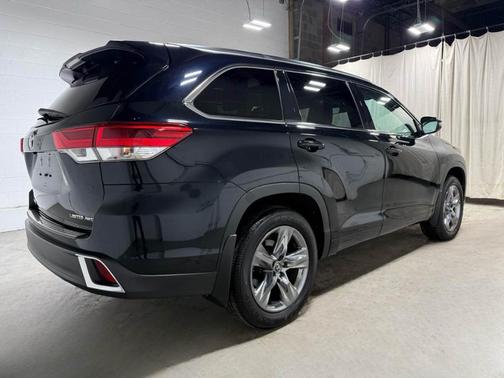 2019 Toyota Highlander Limited Platinum