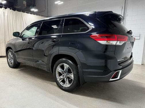 2019 Toyota Highlander Limited Platinum