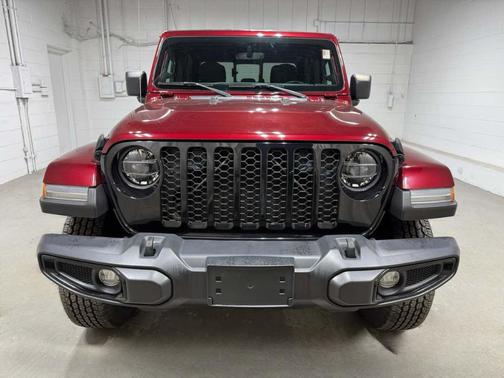 2022 Jeep Gladiator Sport