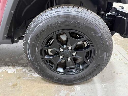2022 Jeep Gladiator Sport