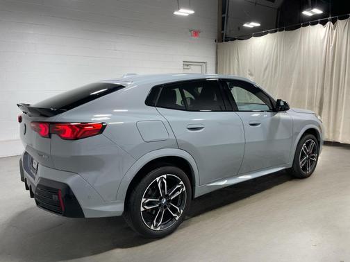 Gray Metallic 2025 BMW X2 xDrive28i