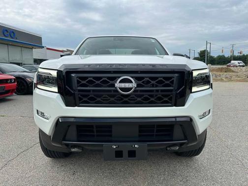 Glacier White 2023 Nissan Frontier SV