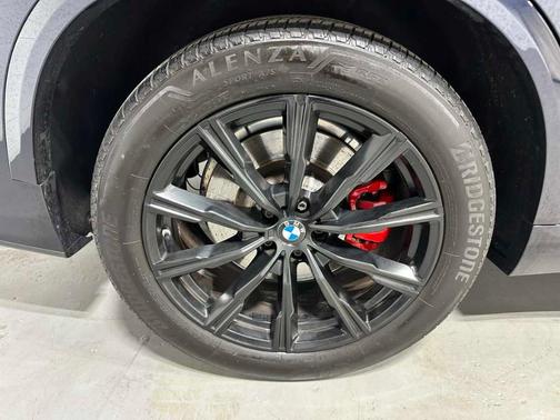 2022 BMW X5 M50i