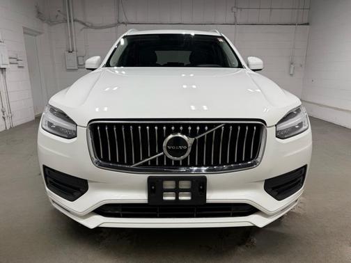2020 Volvo XC90 T6 Momentum 7 Passenger