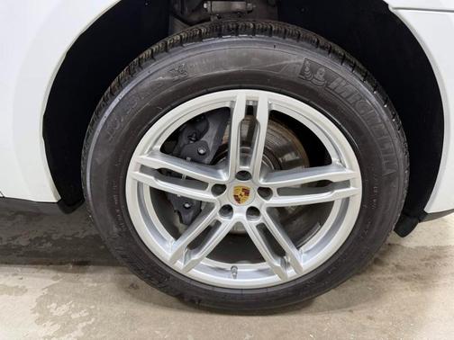 2025 Porsche Macan PACKAGE PLUS MSRP 73 315 NEW!