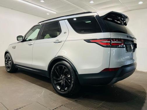 Indus Silver 2018 Land Rover Discovery HSE