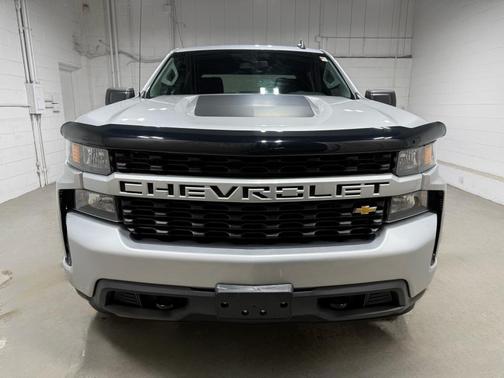 2019 Chevrolet Silverado 1500 V8 WITH 20INCH WHEELS TOW