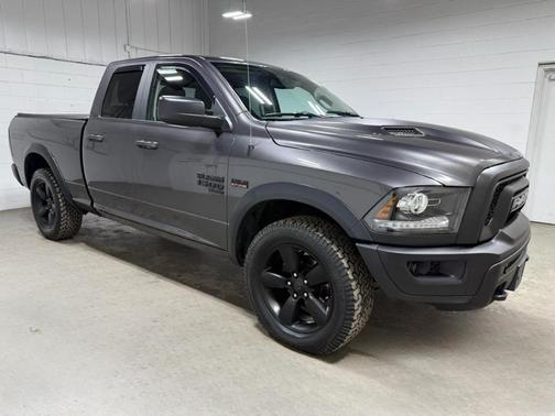 Granite Crystal Clearcoat Metallic 2019 RAM 1500 Classic Warlock