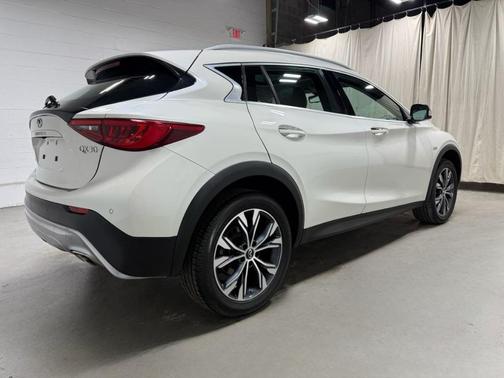 2018 INFINITI QX30 Premium