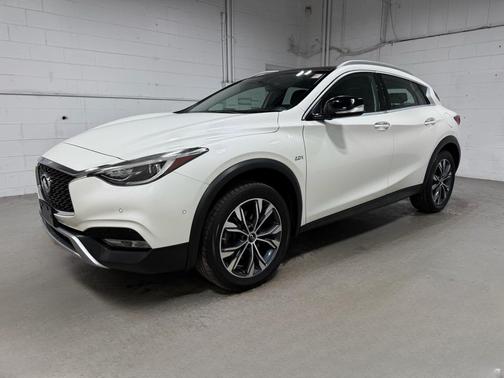 2018 INFINITI QX30 Premium