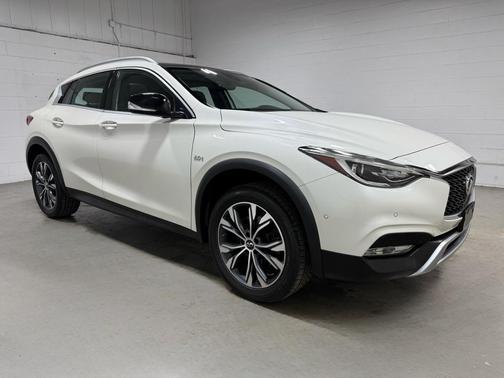 2018 INFINITI QX30 Premium