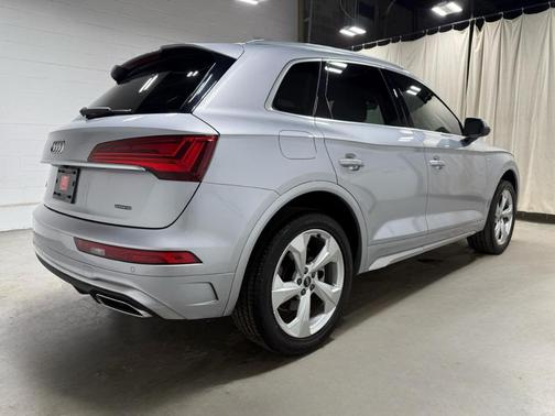 2022 Audi Q5 45 S line Premium Plus