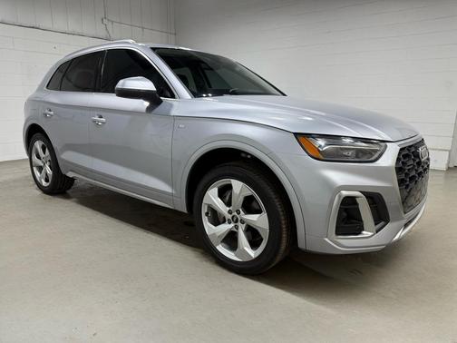 2022 Audi Q5 45 S line Premium Plus