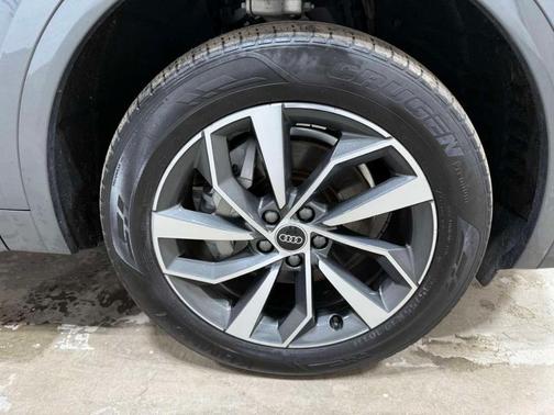 2023 Audi Q5 45 S line quattro Premium