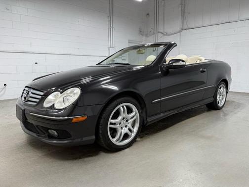 2004 Mercedes-Benz CLK-Class Base