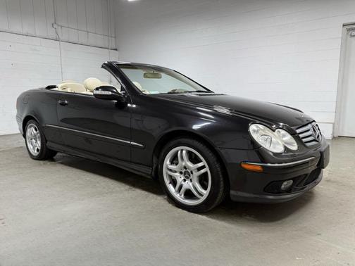 2004 Mercedes-Benz CLK-Class Base