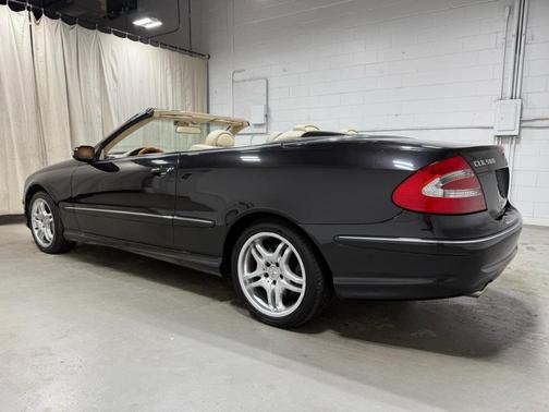2004 Mercedes-Benz CLK-Class Base