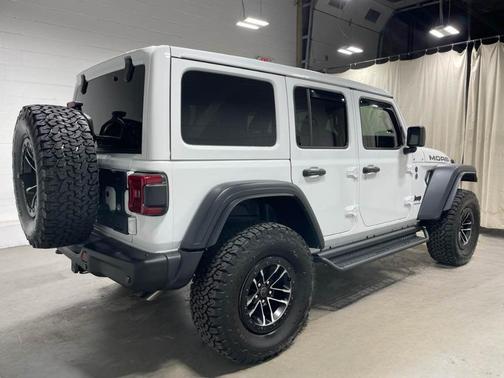 Bright White Clearcoat 2026 Jeep Wrangler 392