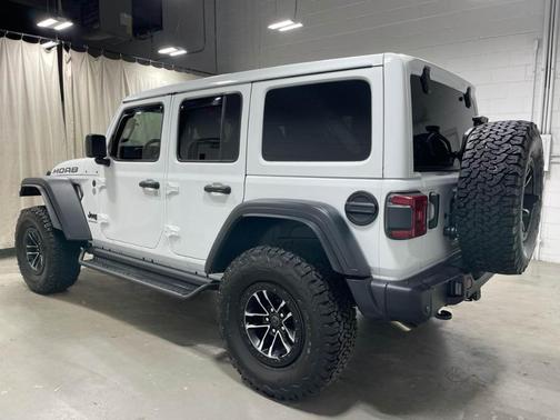 Bright White Clearcoat 2026 Jeep Wrangler 392