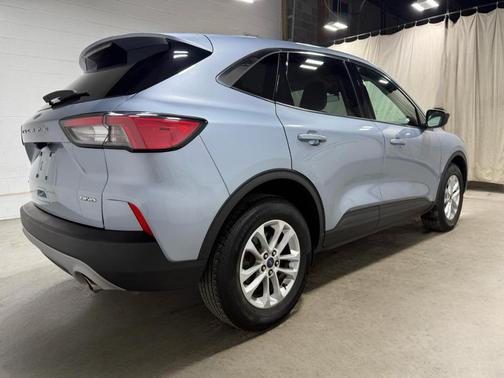 Ice Blue 2022 Ford Escape SE